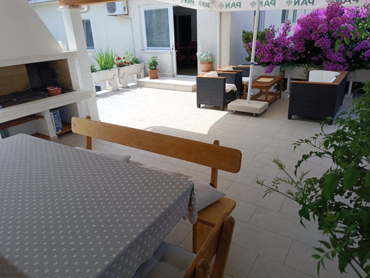 Apartments Sirius กอร์จูลา ภายนอก รูปภาพ